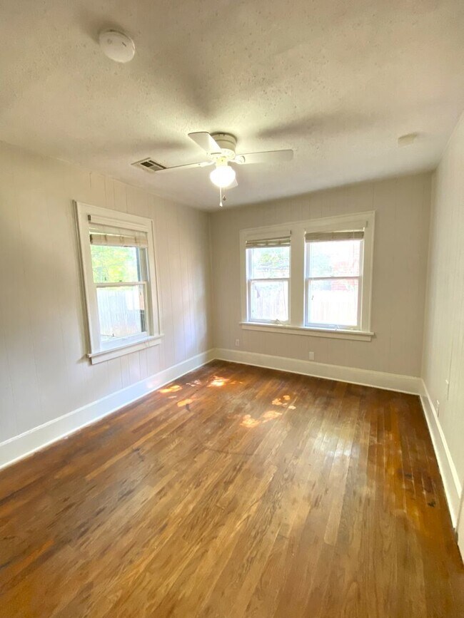 Building Photo - 3 BED 1.5 BATH NEAR OU MEDICAL CENTER