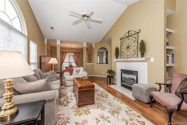 Building Photo - 6924 Lenhart Dr