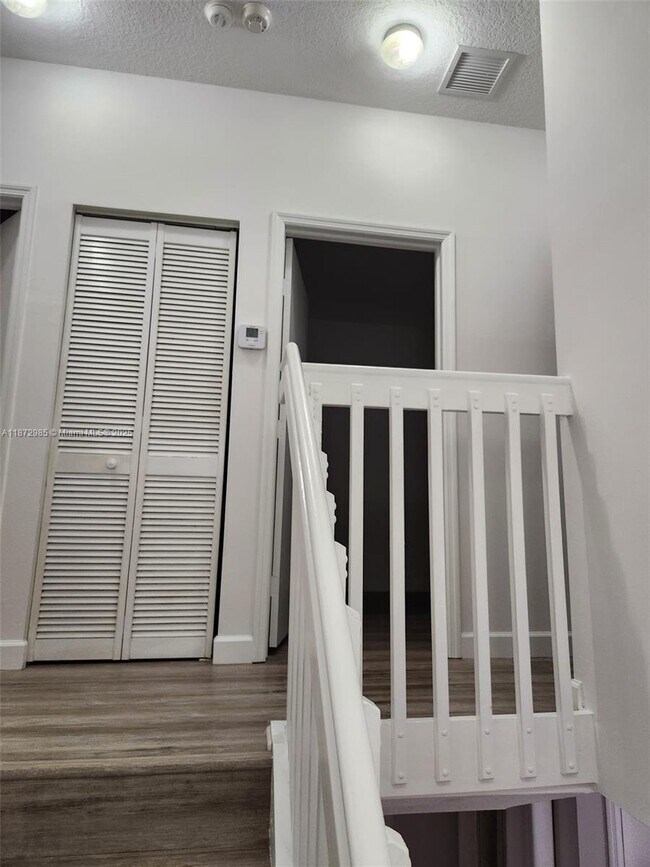 Building Photo - 4907 Spinnaker Dr