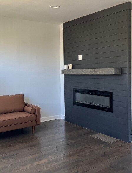 Building Photo - 5212 S Lorel Ave