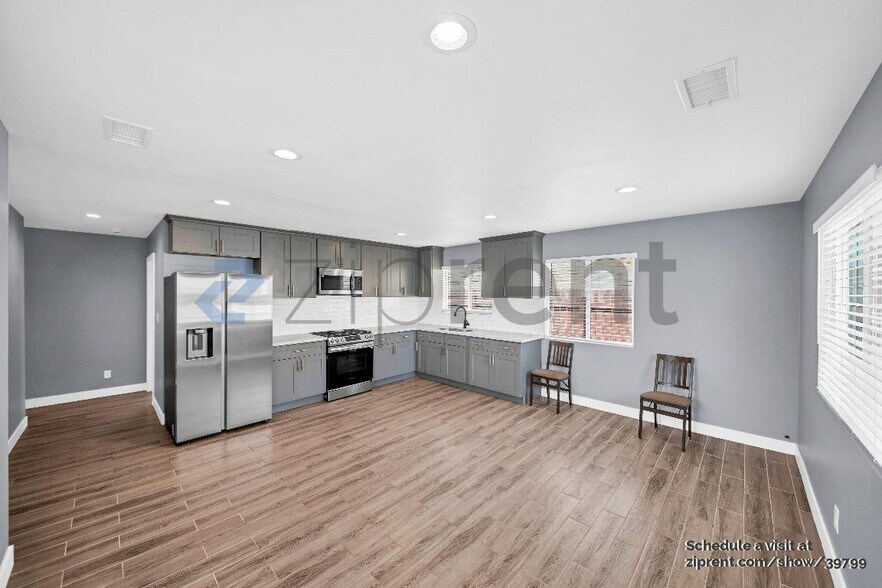 Primary Photo - 9320 Ives St