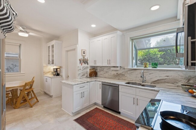 Building Photo - 1621 Linden Ave