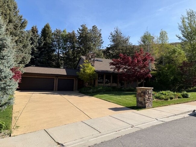 Building Photo - Beautiful Bountiful Home Near Temple & Mueller Park – Prime Location