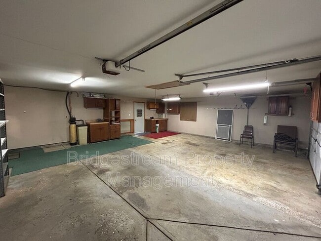 Building Photo - 7281 Klyemore Dr
