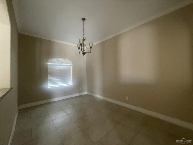 Building Photo - 1323 Buena Suerte