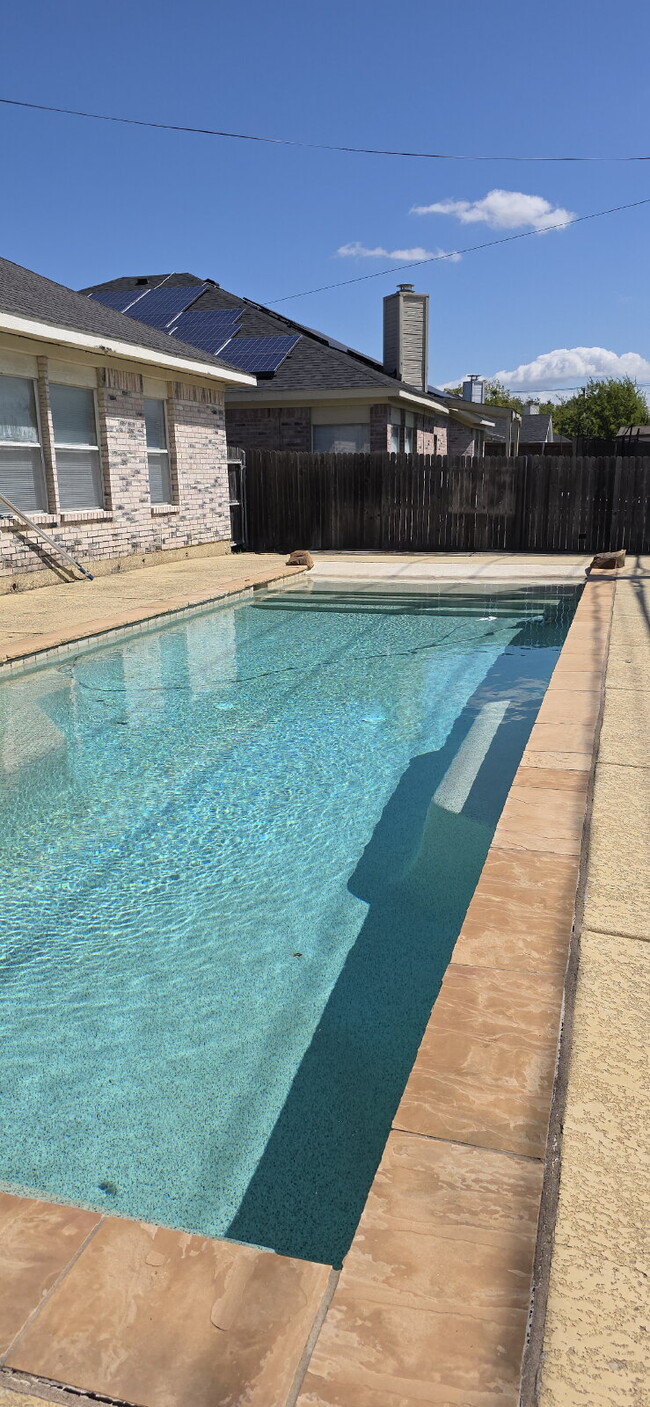 Building Photo - Beautifully Updated Arlington Home with Po...