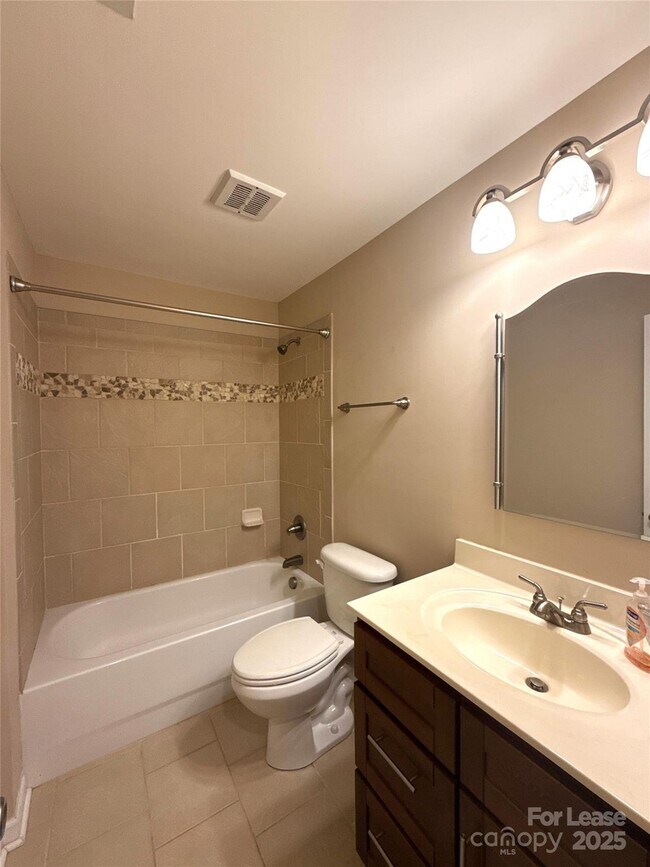 Building Photo - 9801 Emerald Point Dr