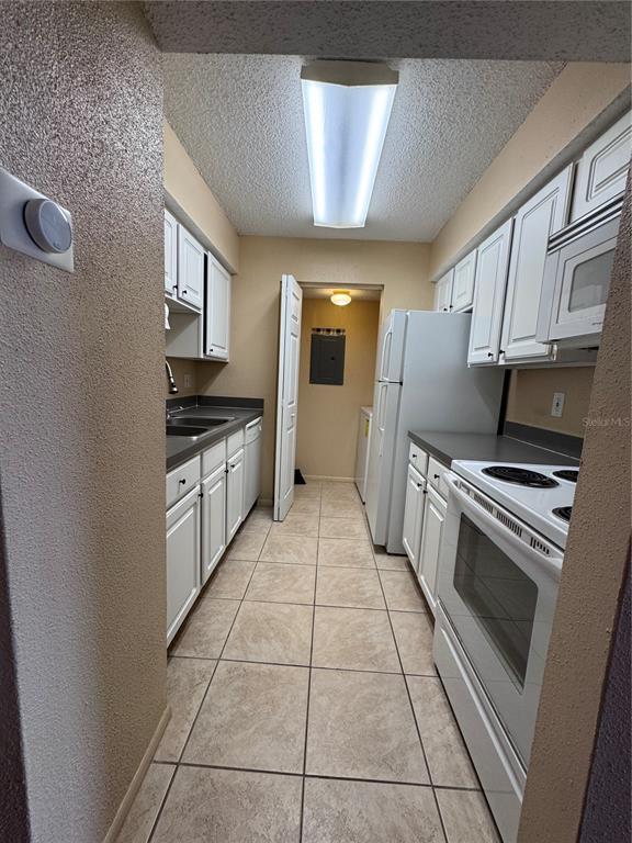 Building Photo - 3700 Idlebrook Cir