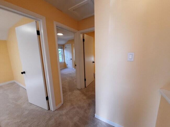 Building Photo - 3Br/2Bath House in Evanston $3,600/m
