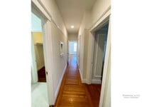 Building Photo - UPDATED + SPACIOUS 2 BR/ 1 BA IN INNER RIC...