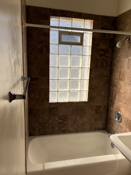 Building Photo - 2219 N 29th St