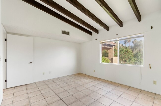 Building Photo - 524 N Dodge Blvd