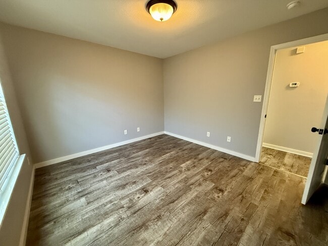 Building Photo - 5264 Blue Star Dr