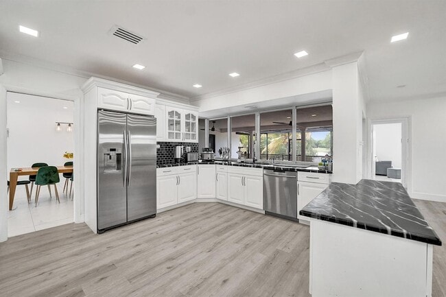 Building Photo - 3630 N 55th Ave