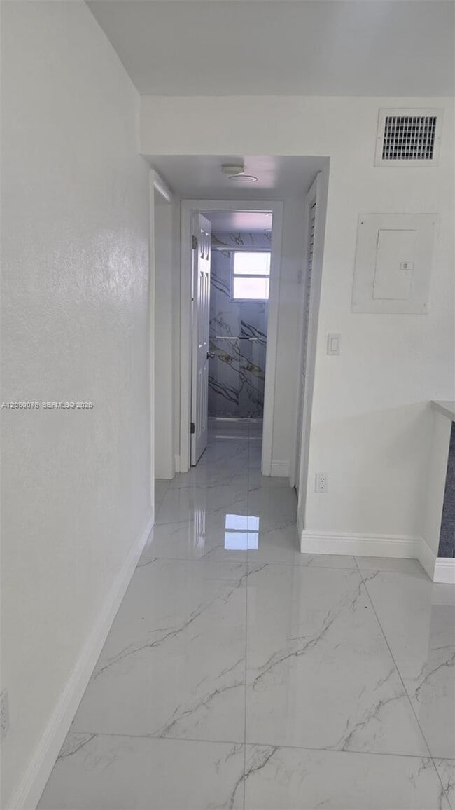 Building Photo - 3831 SW 79th Ave