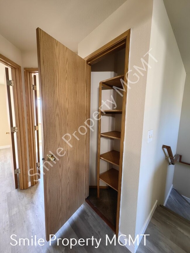 Building Photo - Recently updated New LVP Flooring, New Interior Painting, New Refrigerator.