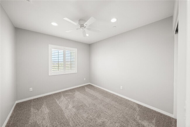 Building Photo - 37749 Fiesta Flower St
