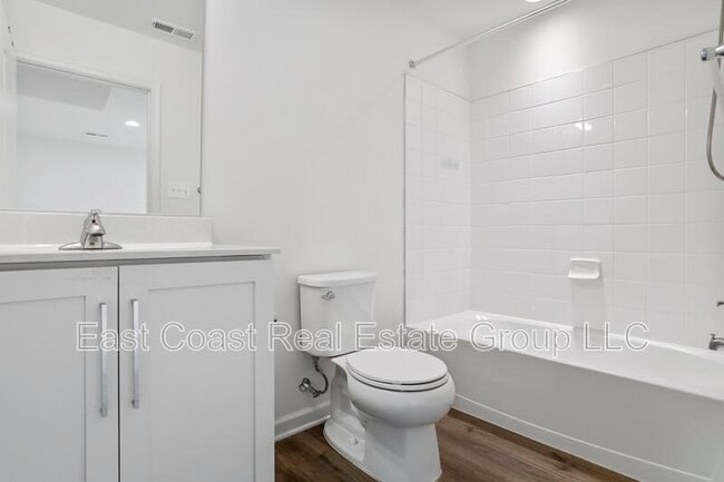 Building Photo - 40 Clifton Mnr