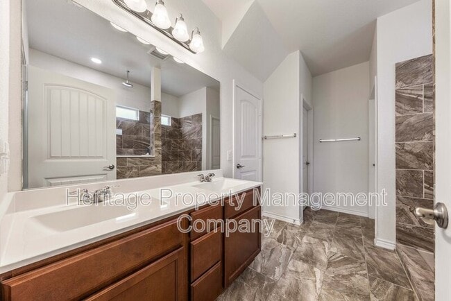 Building Photo - 7347 Bluebonnet Bay