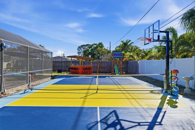 Building Photo - 428 46th St NW