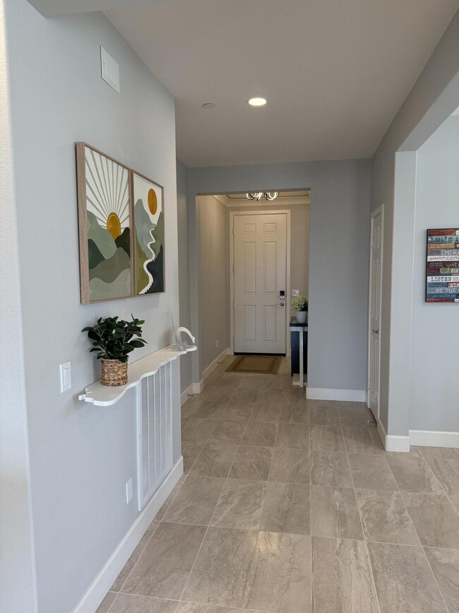 Building Photo - 82721 Rosewood Dr