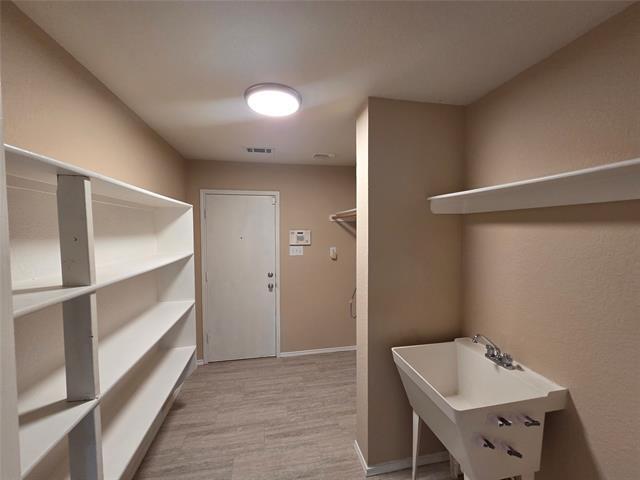 Building Photo - 8138 Mossberg Dr