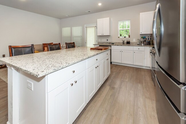 Building Photo - 3 Bedroom 2.5 Bath Single Family Home in W...