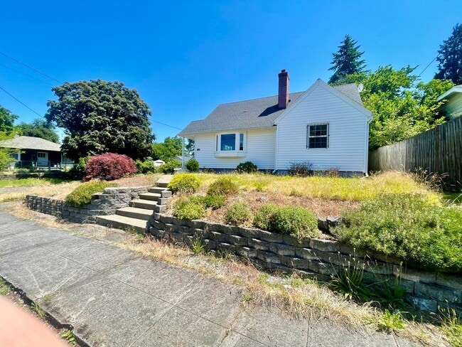 Building Photo - Modern and Bright 3Bd/1B Home | Washer & D...