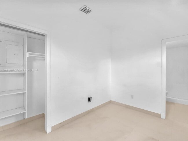 Building Photo - 5901 SW 136th St