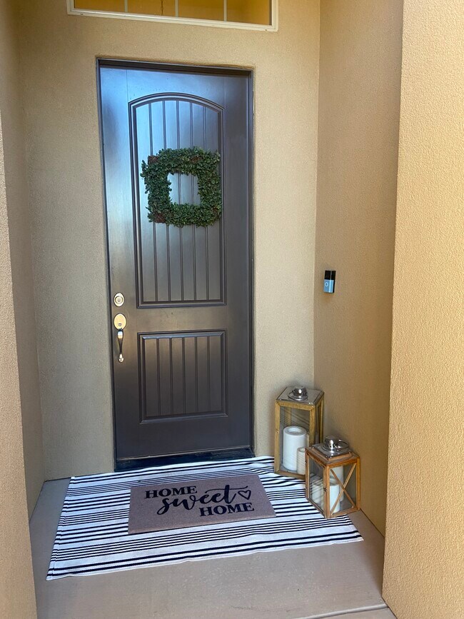 Building Photo - 463 E Ruby Pl