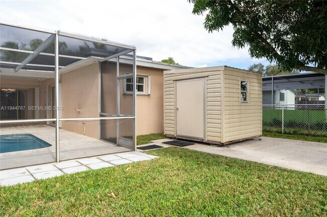 Building Photo - 5524 Cleveland St