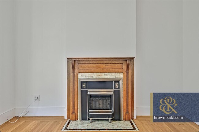 Building Photo - 3743 1/2 23rd Street-