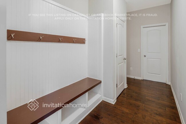 Building Photo - 10225 Snowbell Ct