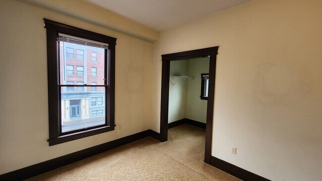 Building Photo - 1634 NW Everett St