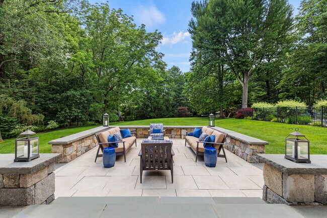 Building Photo - 4220 Purchase St