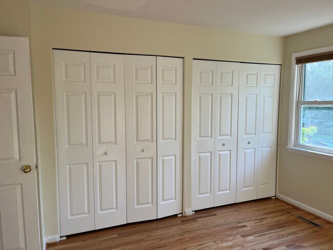 Building Photo - 2 Wimbledon Ln