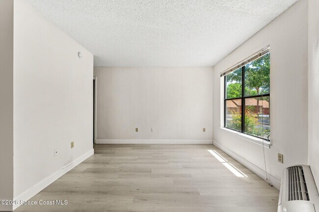 Building Photo - 225 S Tropical Trail