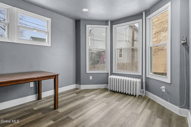 Building Photo - 21 120th St