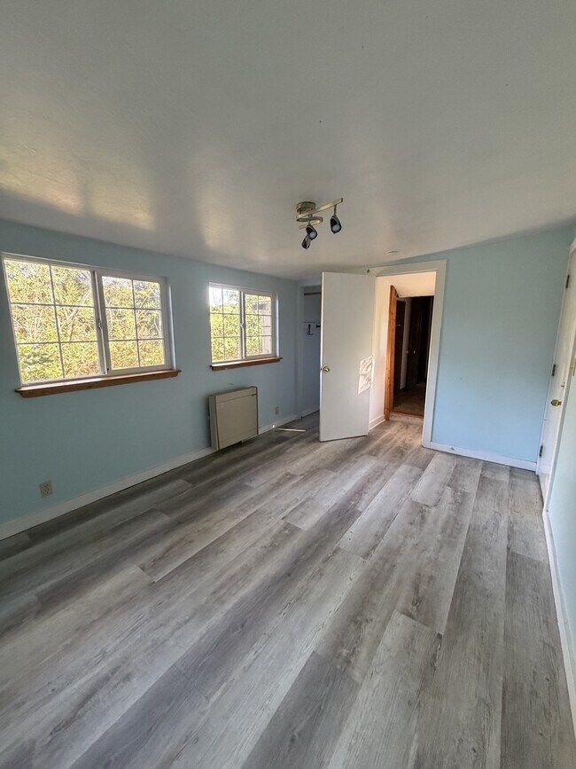Building Photo - 10521 Graton Rd