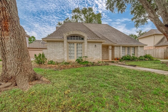 Building Photo - 934 Goldfinch Ave