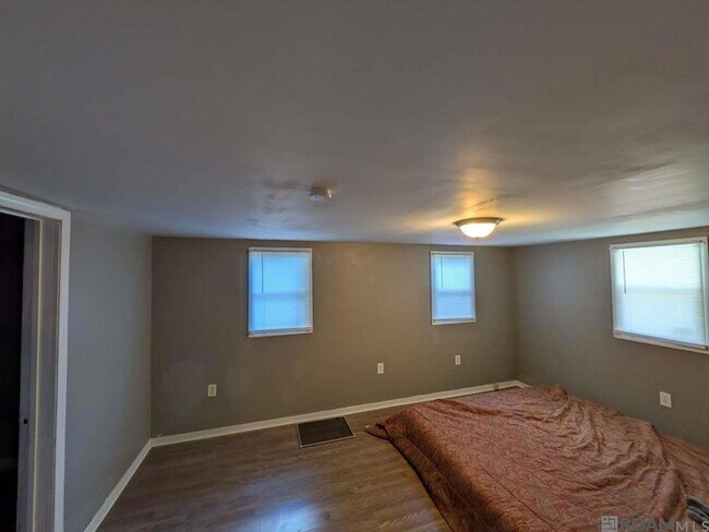 Building Photo - 5966 Clayton Dr