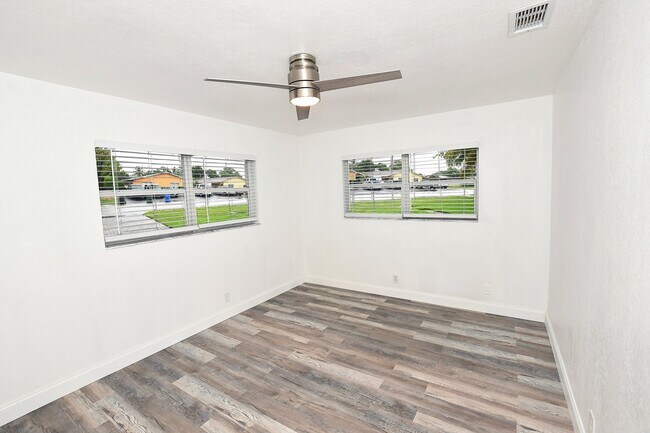 Building Photo - 270 NW 43rd St