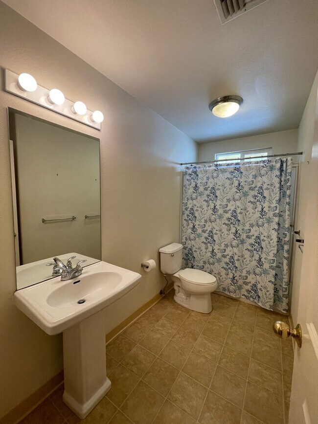 Building Photo - Kihei Three Bedroom