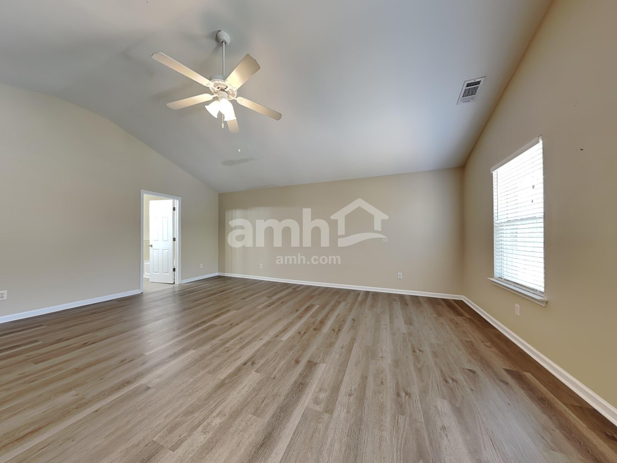 Building Photo - 38 Lake Shore Blvd