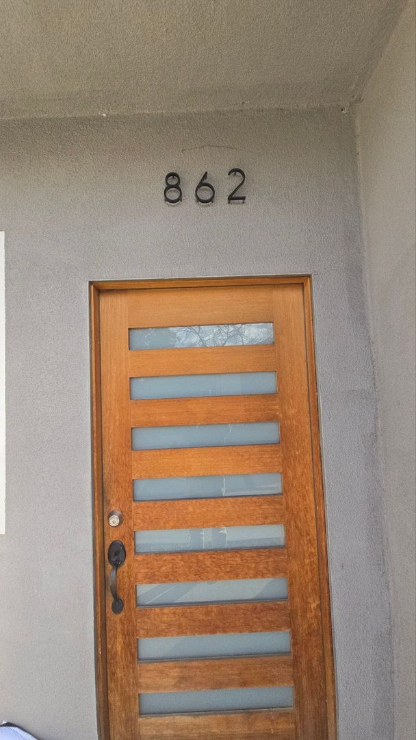 Building Photo - 74(860)