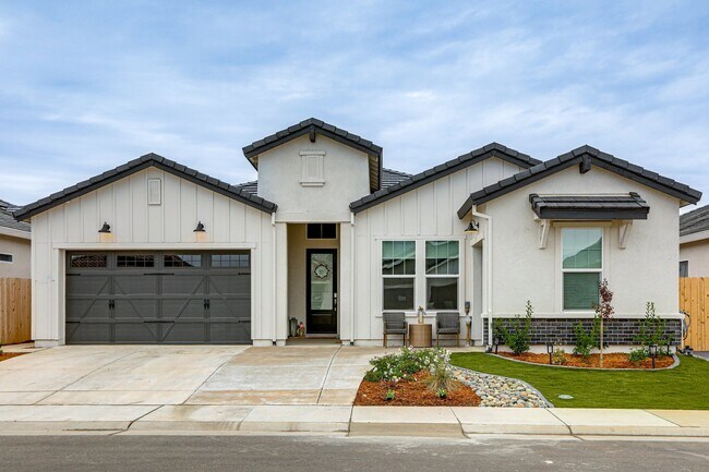 Building Photo - 4335 Hooded Crow Cir