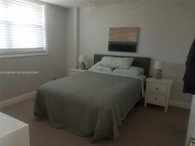 Building Photo - 1731 SE 15th St