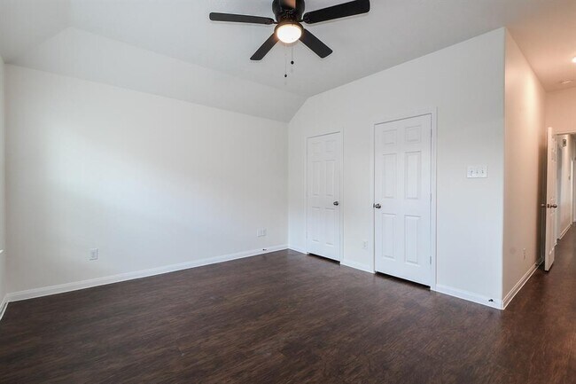 Building Photo - 6226 El Granate Dr
