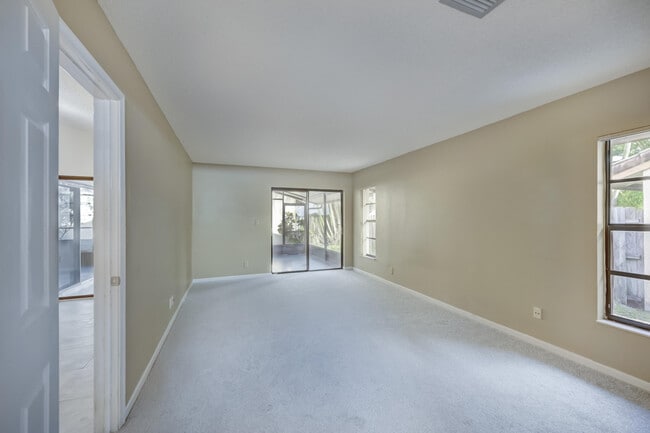Building Photo - 1135 NW 22nd Ave
