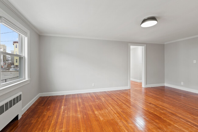 Building Photo - 36 Saint Marks Rd